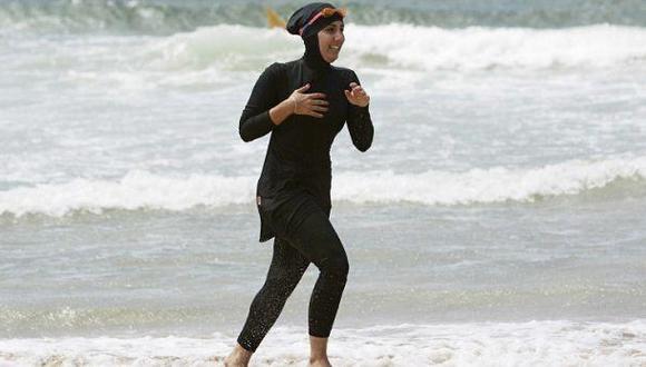 Francia: Se incrementan multas a musulmanas por usar burkini