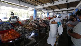Chorrillos: personas acuden al terminal pesquero para compras en Semana Santa | FOTOS