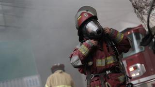 Callao: al menos seis viviendas afectadas por incendio en la Av. Contralmirante Mora | VIDEO