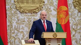 Bielorrusia: Lukashenko fue investido para su sexto mandato en una ceremonia no anunciada 