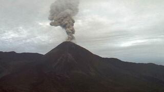 Ecuador: volcán Reventador emitió columnas de gas de más de 500 metros