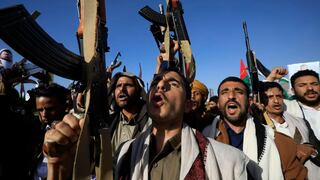 Estados Unidos designa de nuevo a los rebeldes hutíes como entidad “terrorista”, según medios