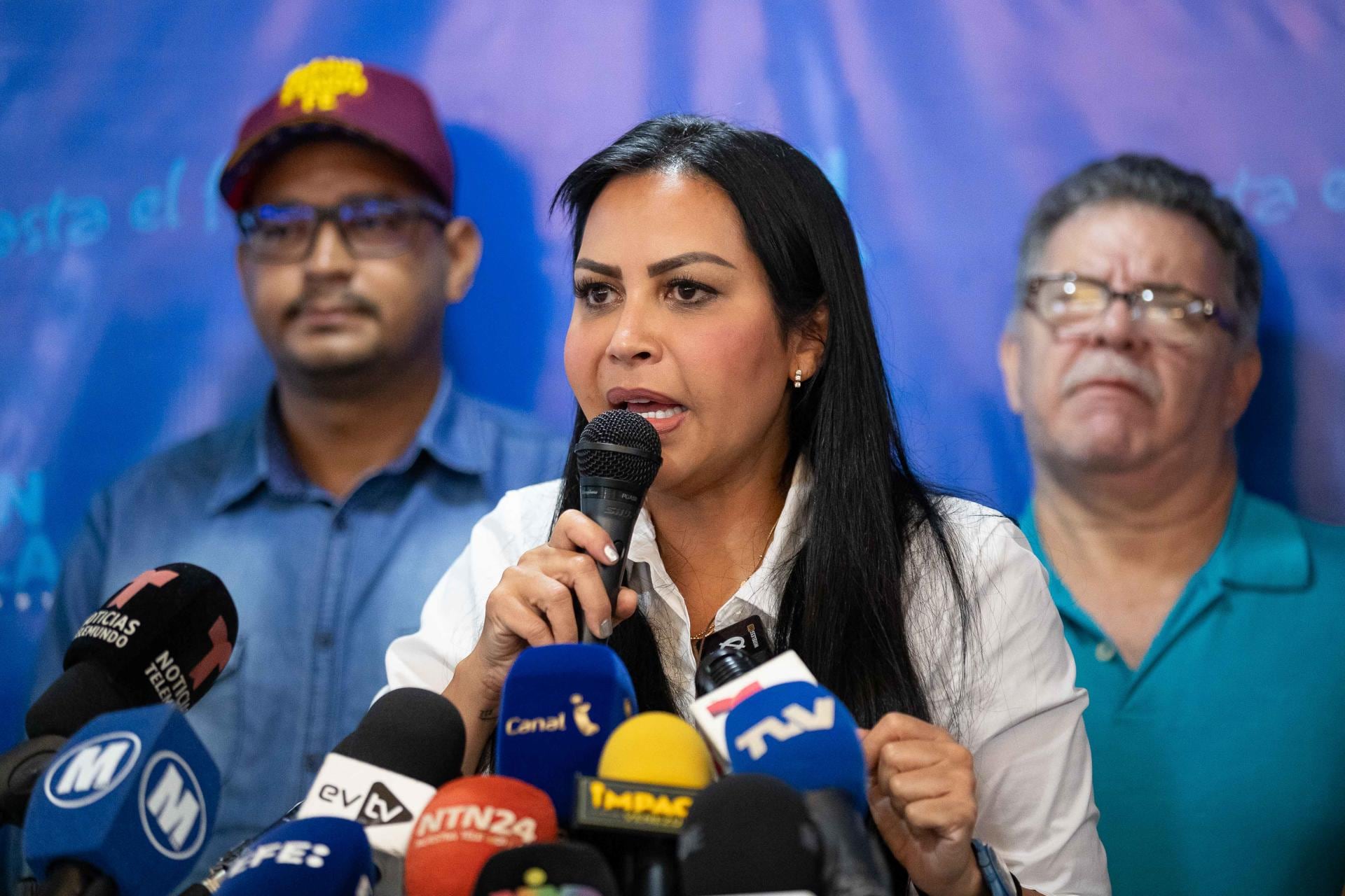 La exdiputada de la Asamblea Nacional de Venezuela, Delsa Solórzano, habla durante una rueda de prensa en Caracas el viernes 26 de julio del 2024. (EFE/ Ronald Peña R.).