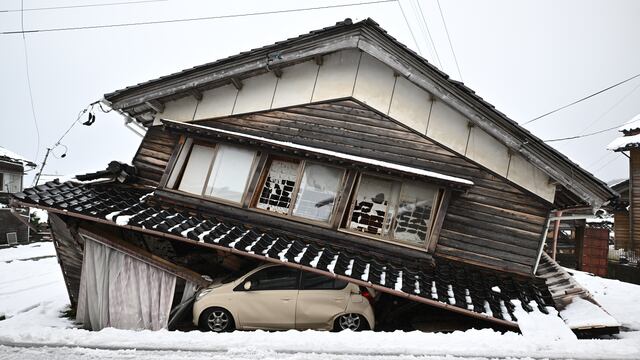 El terremoto de Japón deja ya más de 200 muertos y 100 desaparecidos