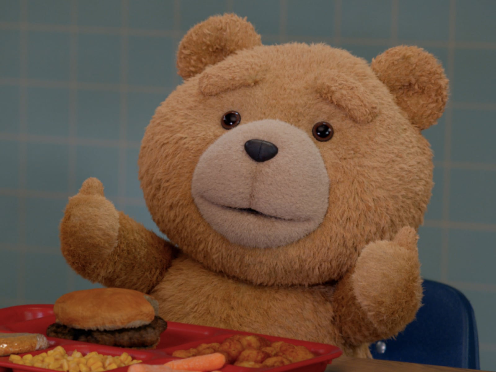 Seth MacFarlane regresa como la voz del pícaro oso de peluche Ted en la miniserie sobre el personaje (Foto: Peacock)