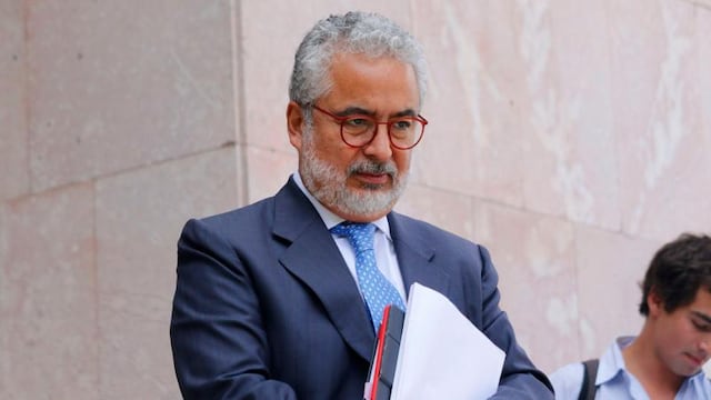 El prestigioso abogado investigado por soborno que tiene contra las cuerdas a la élite política, empresarial y judicial en Chile