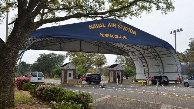 Tiroteo en Pensacola:  Atacante de base naval en Florida era de la fuerza aérea saudí