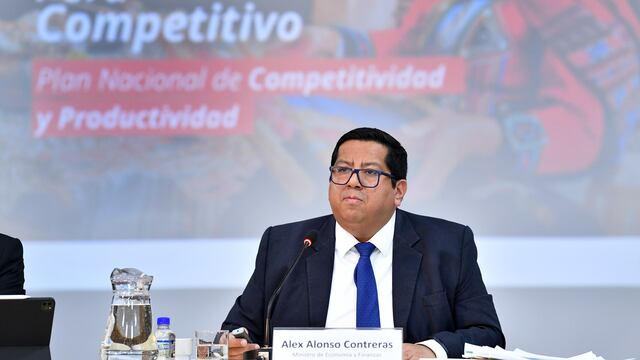 Ministro Contreras continúa gira internacional en búsqueda de más inversión privada