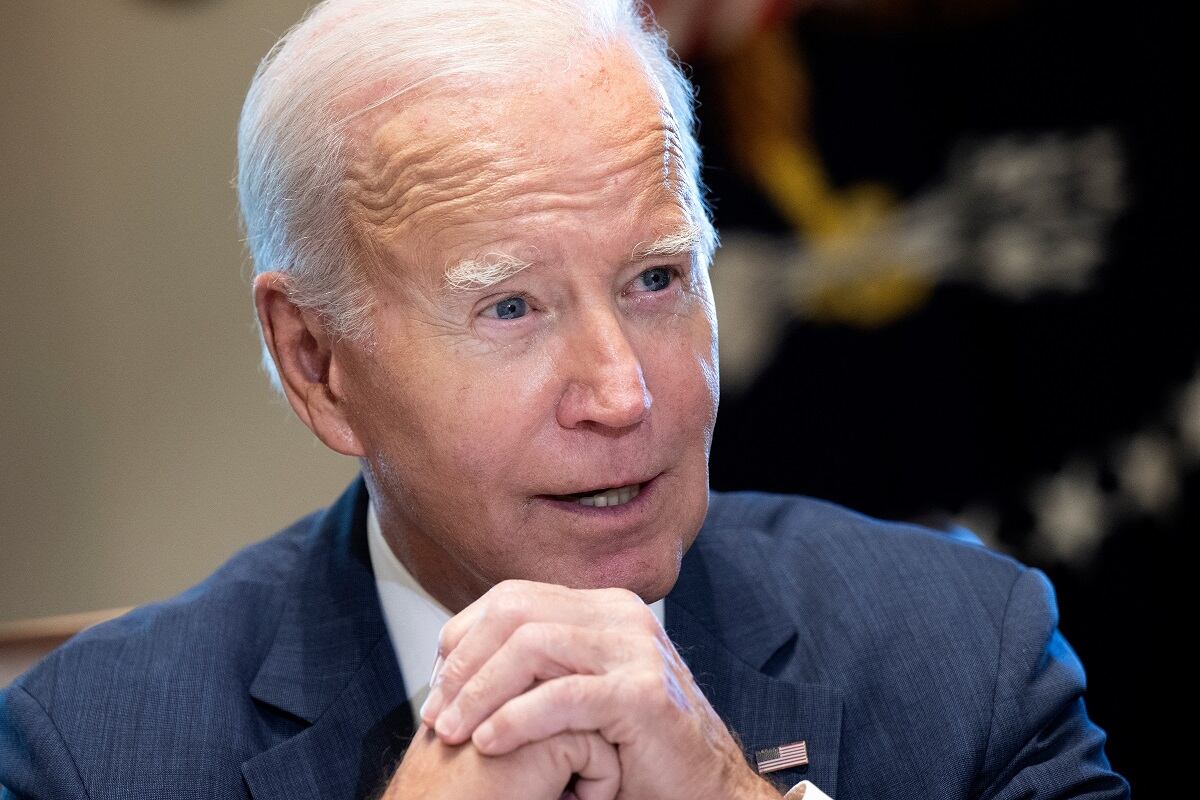 El presidente estadounidense Joe Biden habla durante una reunión con su gabinete en la Sala del Gabinete de la Casa Blanca en Washington, DC, el 2 de octubre de 2023. (Foto de Brendan Smialowski / AFP)