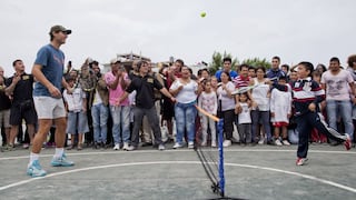 Rafael Nadal jugó tenis con niños de un barrio marginal de Buenos Aires [FOTOS]