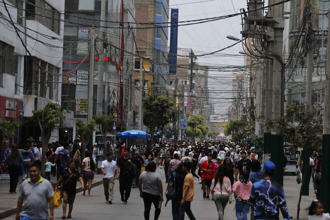 Se supo que el hombre de negocios tiene una tienda de pantalones en el emporio comercial. Foto: GEC/referencial