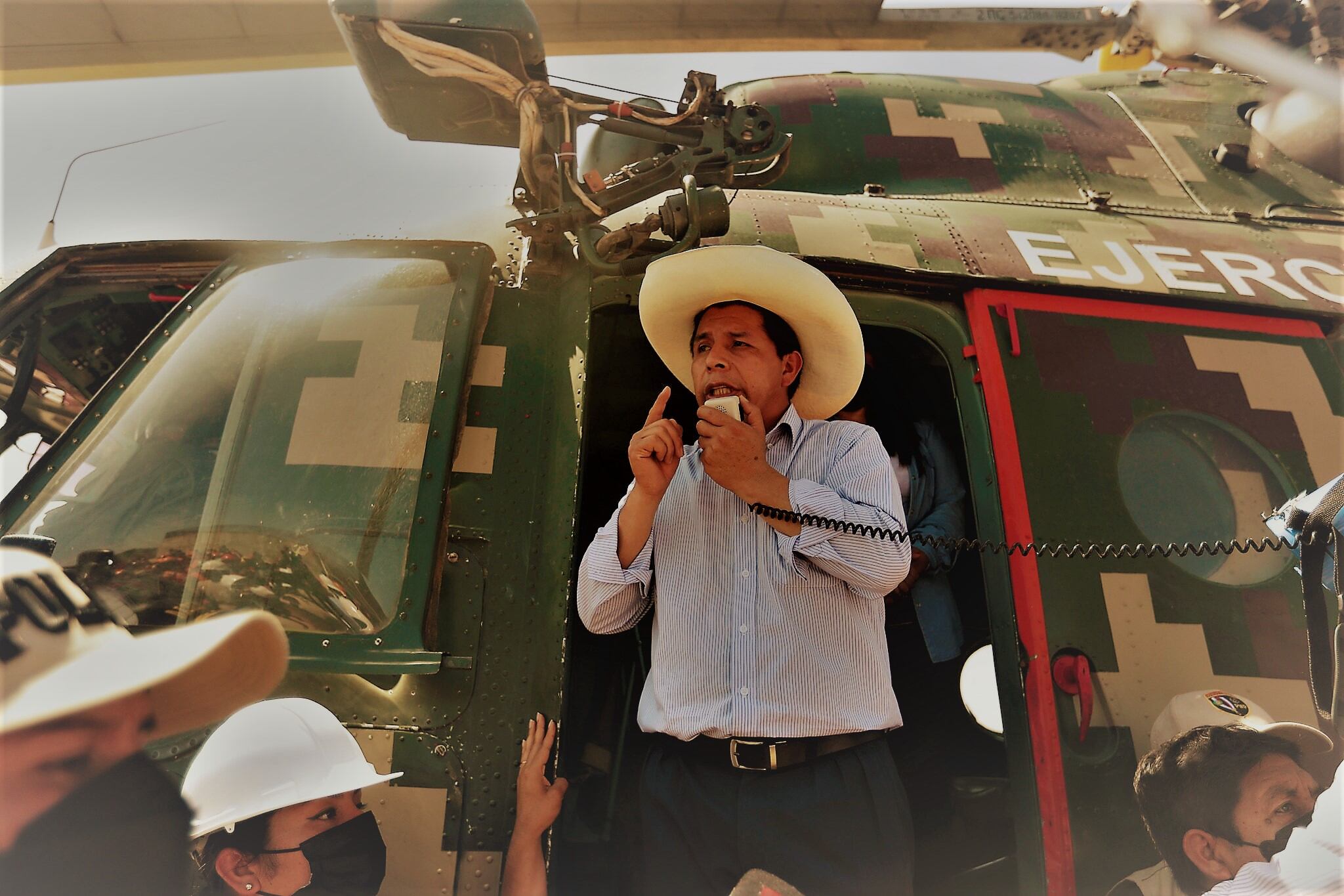 Pedro Castillo en un helicóptero del Ejército (Foto: Presidencia)