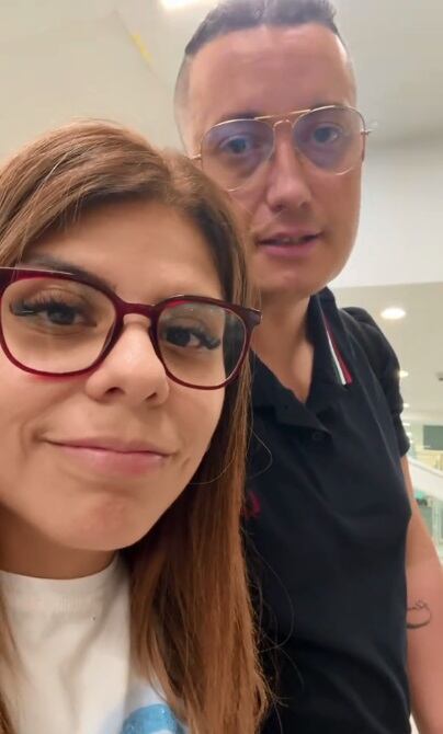 Explicó que, aunque al principio sintió nervios, se mantuvo tranquila y respondió con lo poco que entendía. (Foto: @cherrymatutez / TikTok)