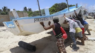 Beryl toca tierra como huracán sobre Yucatán y seguirá después hacia Texas, EE.UU.