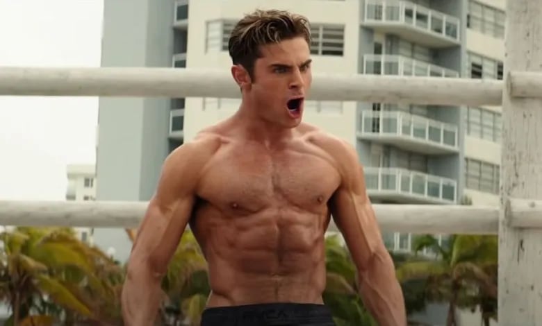 Zac Efron luciendo sus músculos en "Baywatch" (Foto: Paramount Pictures)