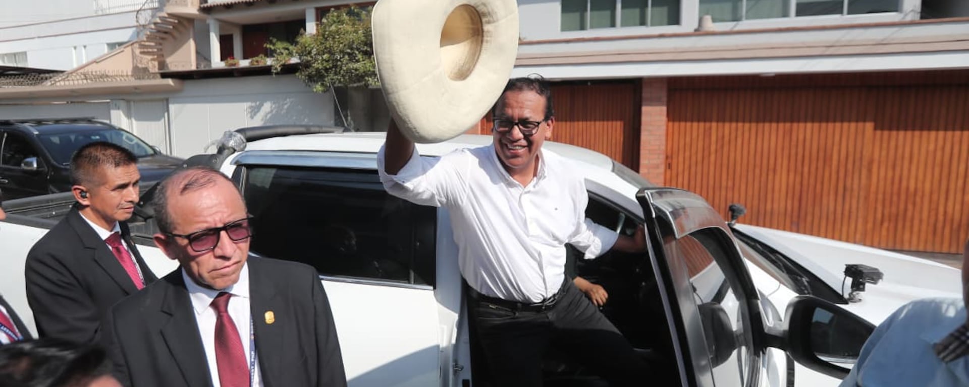 Roberto Sánchez: Candidato de Juntos por el Perú se movilizó en carro de detenido por transportar droga