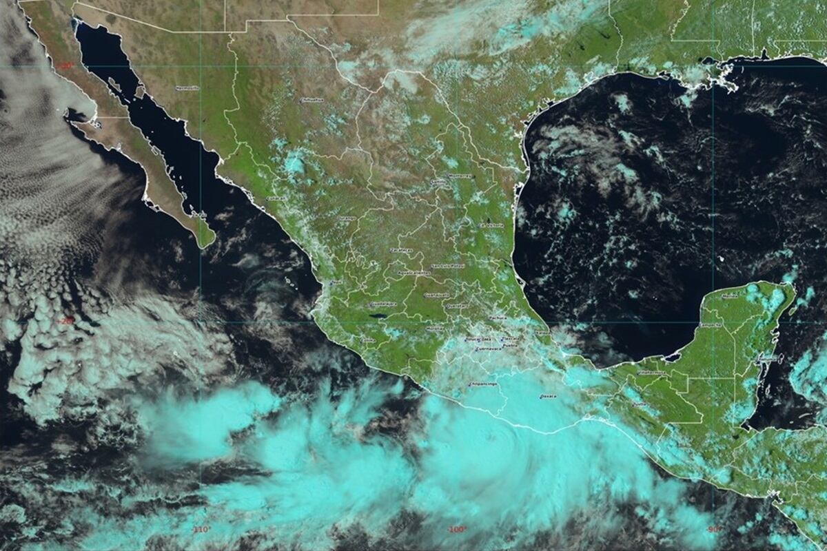 Una imagen del huracán John, de categoría 2, frente a las costas de Oaxaca y Guerrero, en México, el 23 de septiembre de 2024. (Foto de Conagua)
