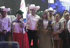 Sánchez cierra su campaña con promesas de indultar a Castillo y otorgar pensiones y bonos