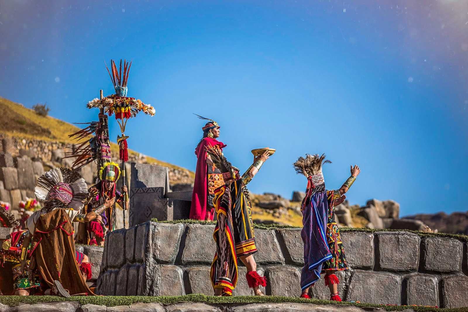 Durante el Inti Raymi, Cusco está en su mayor apogeo. Es el mes en que la ciudad recibe más turistas que el resto del año.