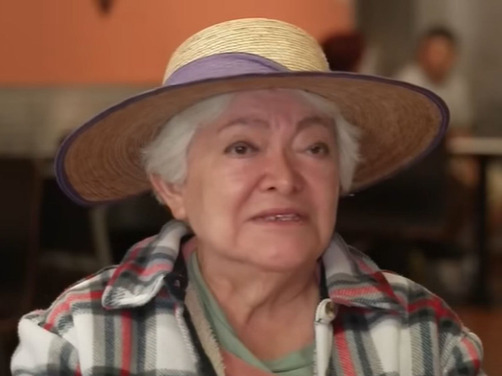 Lisa es una de las residentes que siente temor ante el operativo 'Midway Blitz'. (Crédito: Univision Noticias / YouTube)