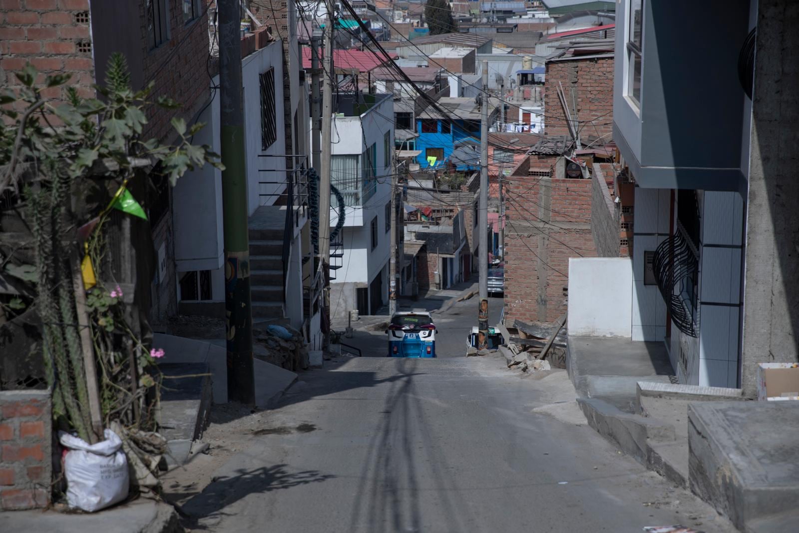 En la calle 4 pudimos registrar partes con 44,5% de pendiente, casi el triple del máximo permitido.