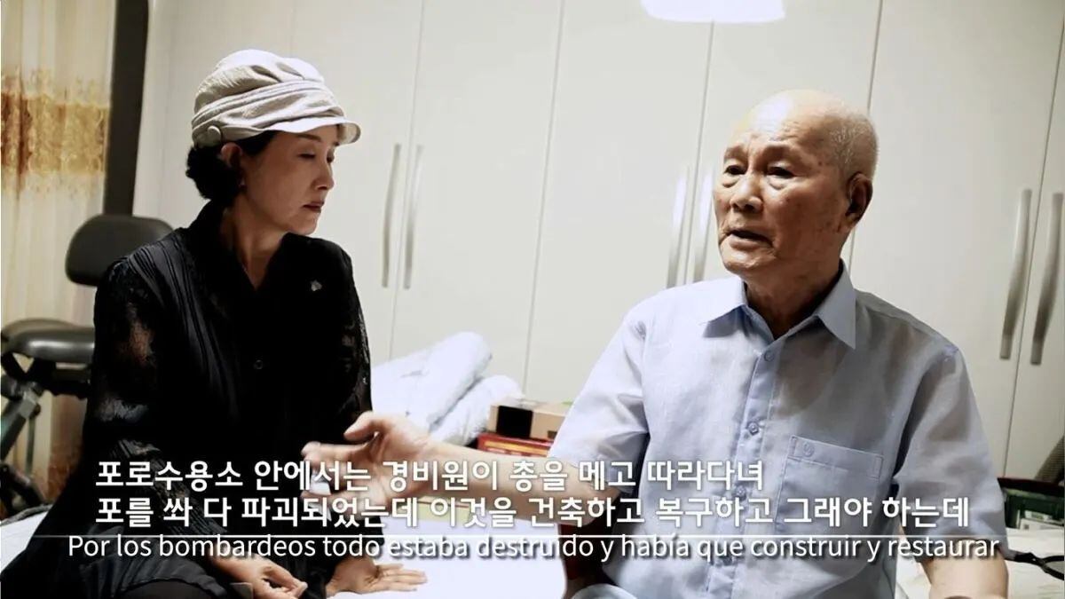 Lee Seon-Woo cuenta su experiencia como prisionero de guerra en el documental "Héroes Olvidados". (Captura)