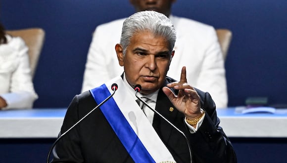El nuevo presidente de Panamá, José Raúl Mulino, pronuncia un discurso durante su ceremonia de inauguración en el Centro de Convenciones Atlapa en la ciudad de Panamá, el 1 de julio de 2024. (Foto de MARTIN BERNETTI / AFP)