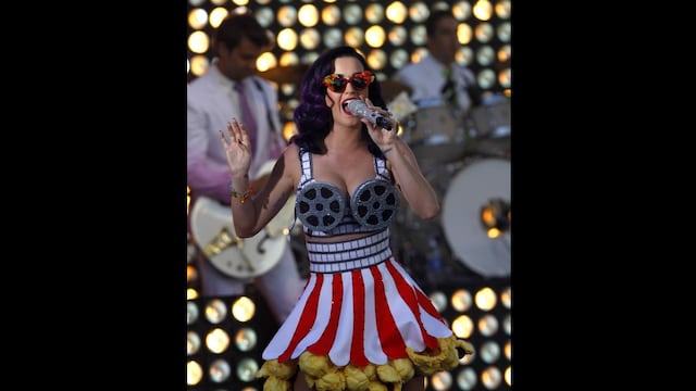 Katy Perry: Un repaso por sus looks más raros y sexys [FOTOS]