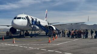 Aeropuerto de Juliaca recibió su primer vuelo comercial en más de tres meses