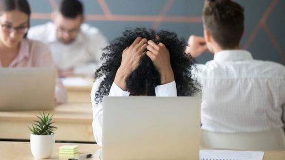 Algunos de los síntomas del "burnout" son la desmotivación y el agotamiento (Foto: Getty)