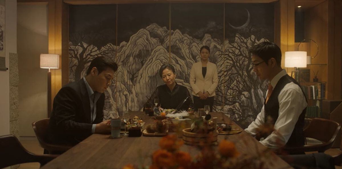 Cuando la dueña de Hansang propone a sus hijos darles el liderazgo, pero con una condición en "El sabor de lo nuestro" (Foto: ENA / Genie TV)