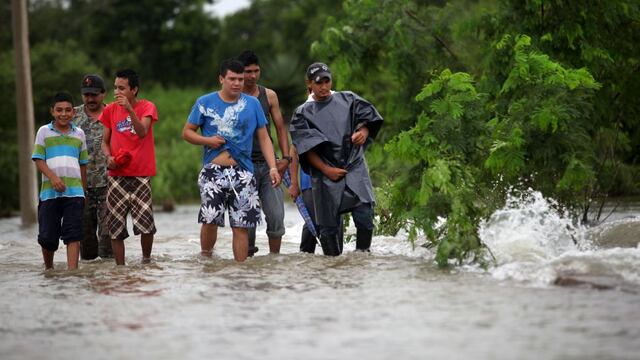 FOTOS: México sufre las graves consecuencias de dos tormentas en sus dos costas