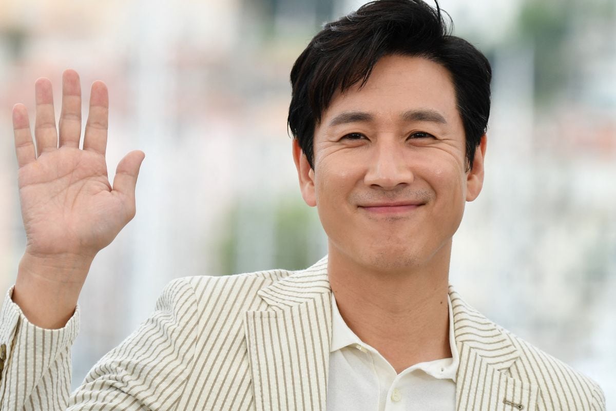 El actor surcoreano Lee Sun-kyun falleció a los 48 años. En esta imagen cuando posó durante una sesión fotográfica de la película "Parasite" en la 72ª edición del Festival de Cine de Cannes en Cannes, sur de Francia, el 22 de mayo de 2019 (Foto: Alberto Pizzoli / AFP)