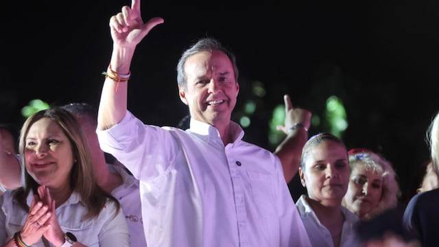 Quiroga cierra campaña en la región más poblada de Bolivia y promete un “cambio radical”