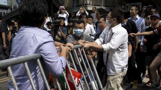 Hong Kong: Opositores a las protestas enfrentan a estudiantes