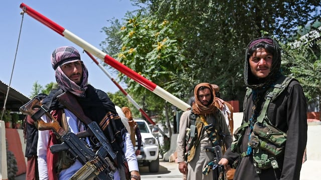 Talibanes anuncian “amnistía general” para los funcionarios públicos de Afganistán y les piden que vuelvan al trabajo