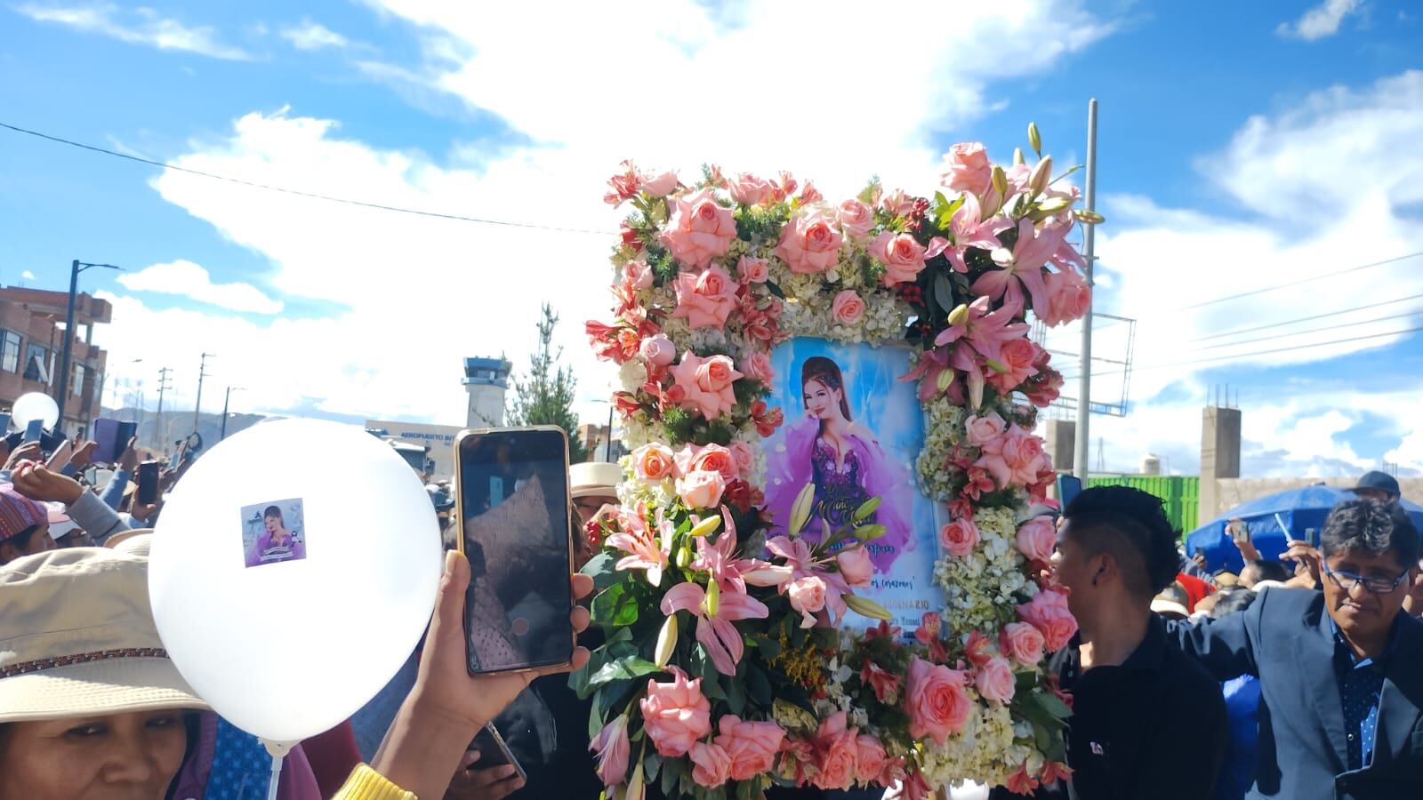 Muñequita Milly: Fanáticos le dijeron adiós en su velorio y exigen justicia para la cantante | Foto: Feliciano Gutiérrez / Archivo GEC