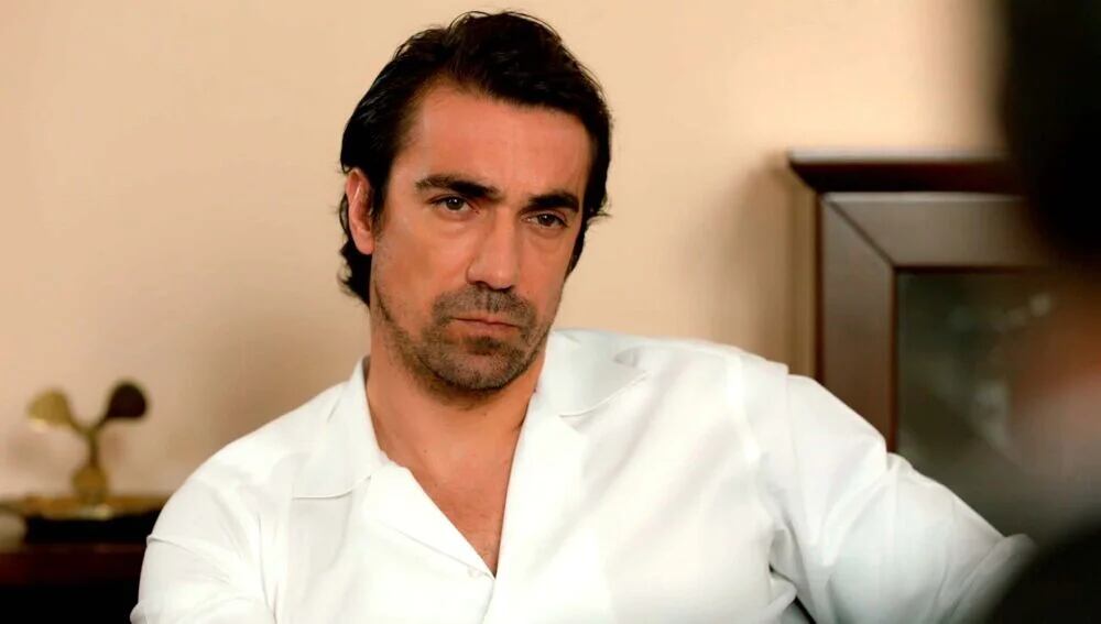 El actor İbrahim Çelikkol como Hakan Gümüşoglu en la telenovela turca "Tierra amarga" (Foto: Tims & B Productions)