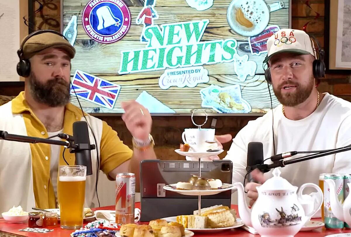 New Heights es un podcast de los hermanos Travis y Jason Kelce, jugadores de la NFL. | Crédito: YouTube New Heights