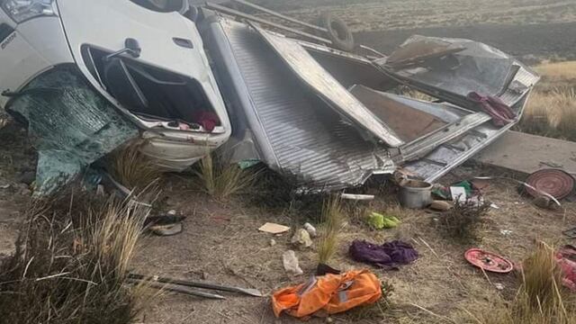 Cuatro personas fallecen al caer furgón en un abismo en Arequipa