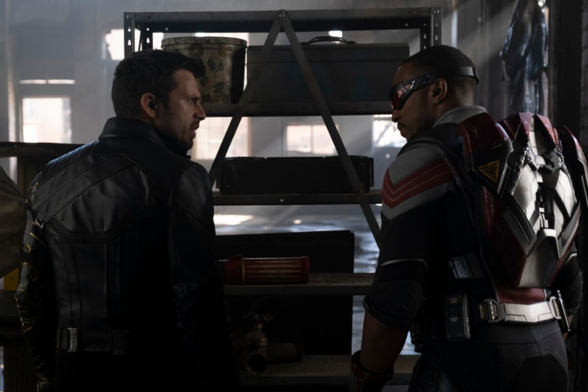Anthony Mackie y Sebastian Stan vuelven a repetir sus roles de Falcon y el Soldado del Invierno, respectivamente, para la esperada miniserie de Marvel por Disney+. | Crédito: Disney / Difusión