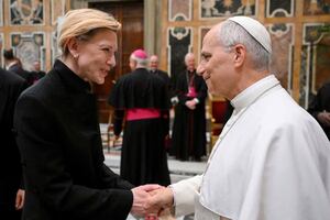 Cate Blanchett y el singular regalo que le dio al papa León XIV en el Vaticano