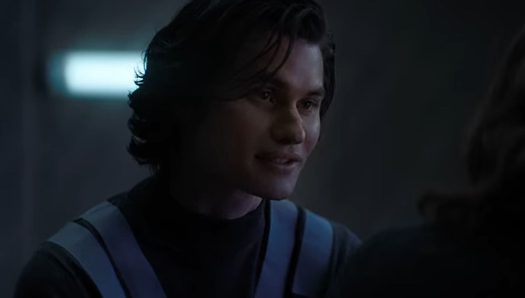 En "Los feos", Peris le promete a Tally que no cambiará tras su proceso de transformación física (Foto: Netflix)