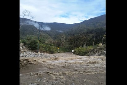 Cierran acceso amazónico a Machu Picchu por deslizamiento en vía férrea