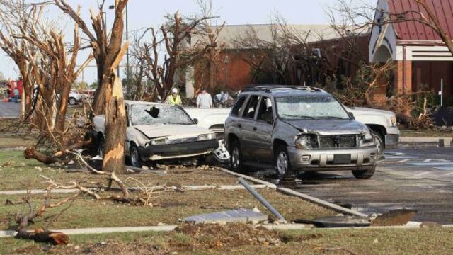 Tornado de Oklahoma arrastró por 200 m. camioneta en que iba meteorólogo