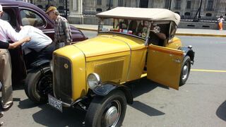 Autos antiguos de colección engalanaron las calles de Lima [FOTOS]