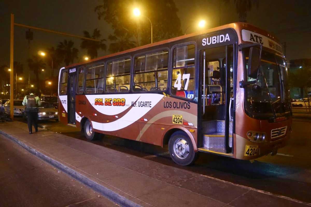 Los balazos estaban dirigidos al chofer del vehículo, que resultó herido en el brazo. Foto: archivo GEC