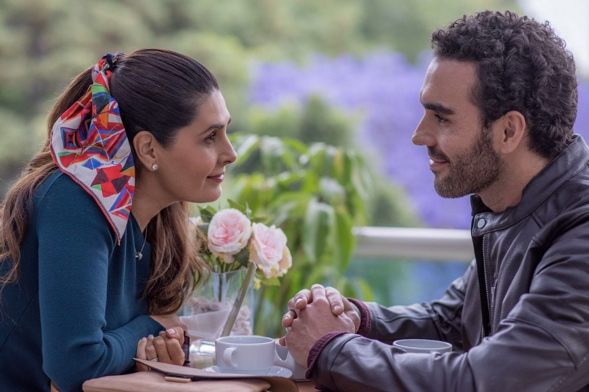 Mayrín Villanueva y Marcus Ornellas protagonizan la telenovela mexicana "Si nos dejan" (Foto: Televisa)