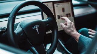 Piloto automático de Tesla: ¿los accidentes son responsabilidad del hombre o la máquina?