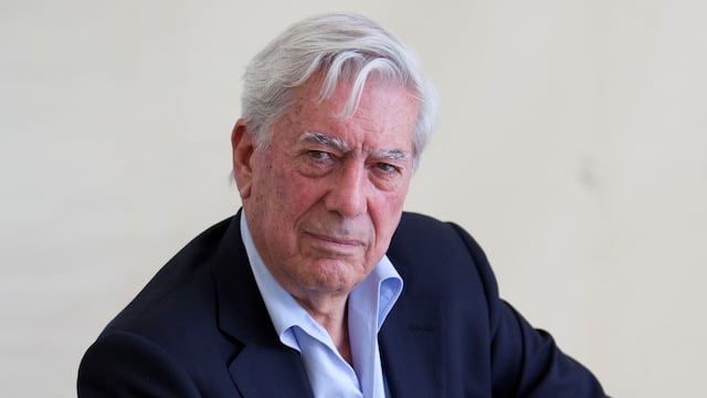 Mario Vargas Llosa en 2012, durante el Hay Festival del Reino Unido. El autor peruano de novelas como "La ciudad y los perros", "Conversación en La Catedral" y "La tía Julia y el escribidor" perdió la vida a los 89 años el 13 de abril del 2025 en Lima.